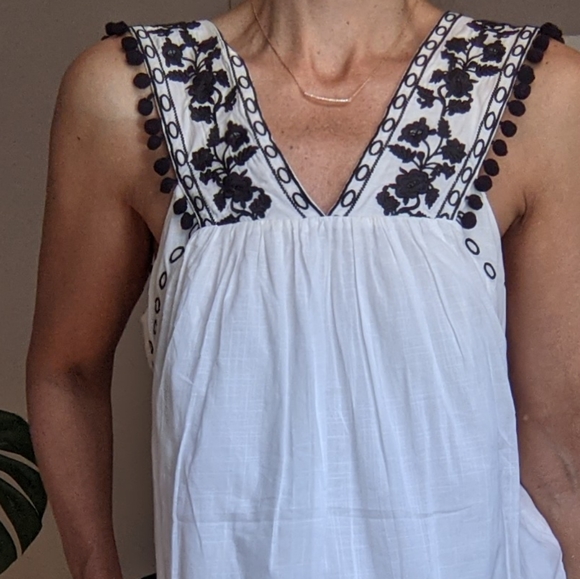 J Crew embroidered dress pom-pom dress white cotton black embriodered xs - Picture 3 of 3
